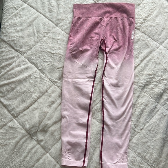 Gymshark Pants - Gym shark size S ombré pink leggings
